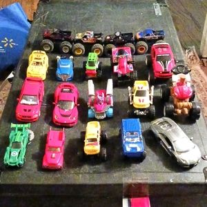 Mixes lot of cars and trucks